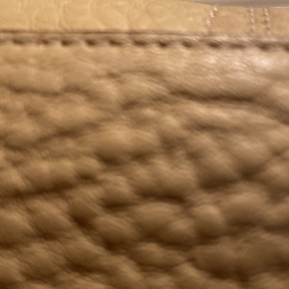Coach pebbled leather shoulder bag EUC - Picture 7 of 11